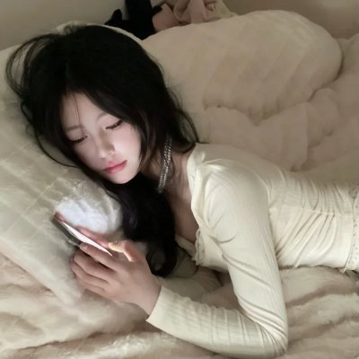 穿风信子蓝的少女